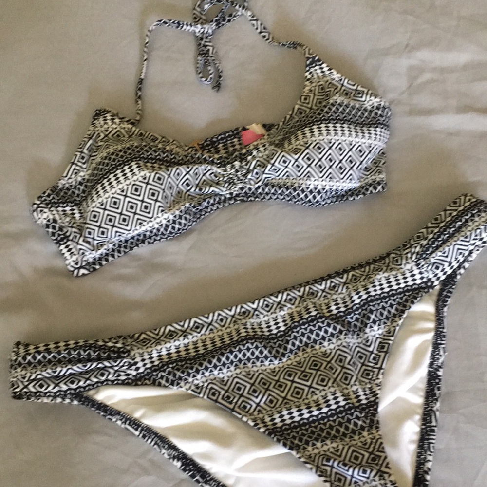 Victoria’s Secret bikini M
